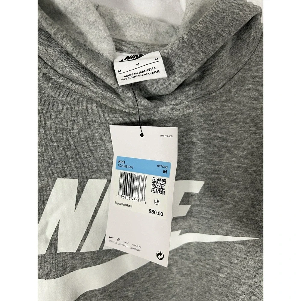Nike sportswear club